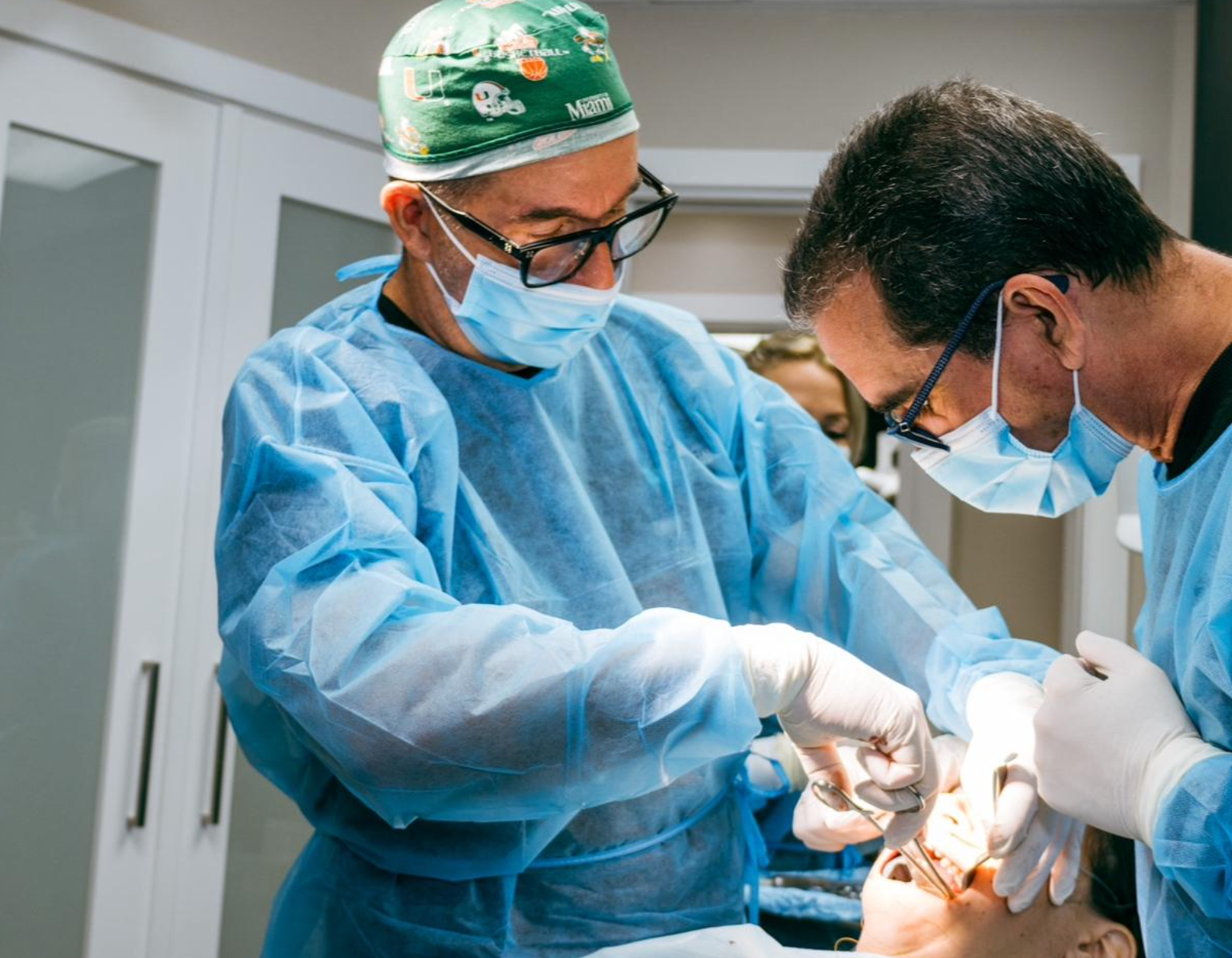 Getting Wisdom Teeth Removed Without Insurance in Florida: What to Know